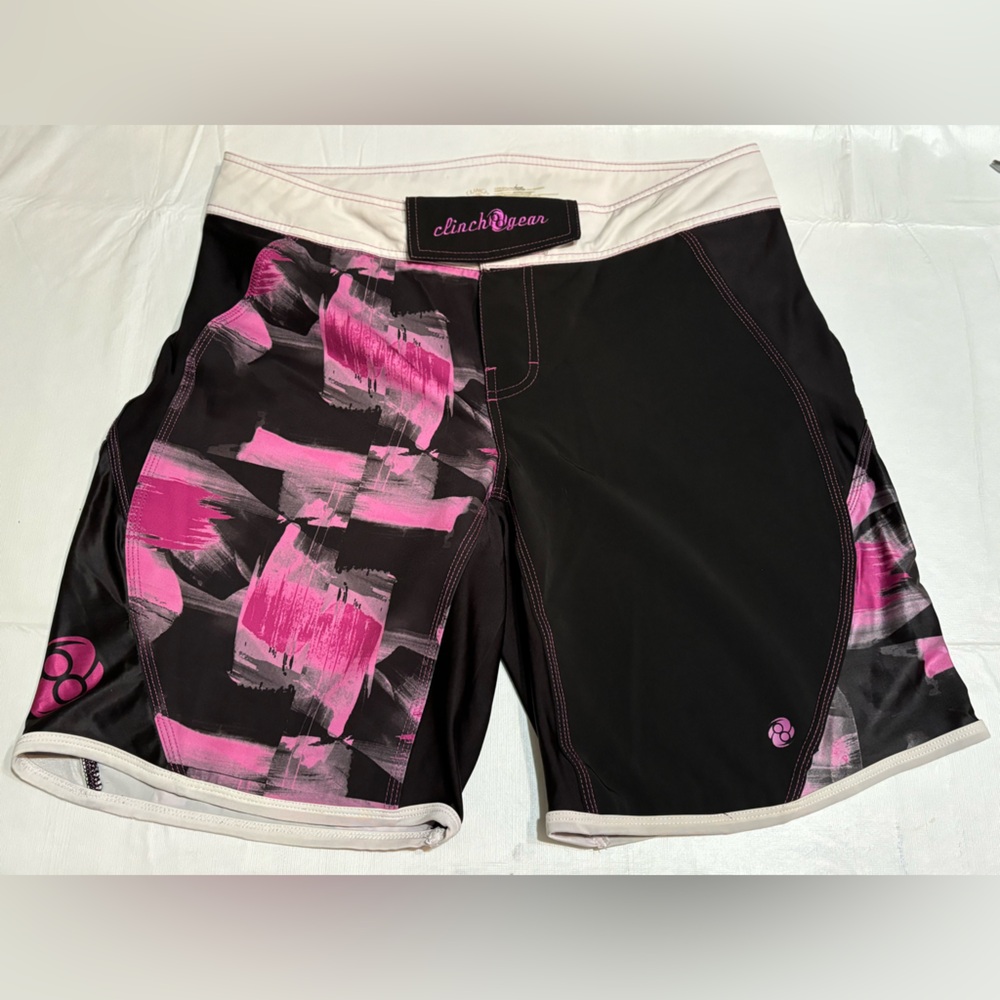 Clinch Gear Womens MMA Fighting / Boxing EUC Training Shorts Black Pink Size 10